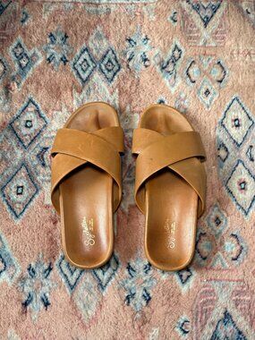 Seychelles Soft Style Leather Crossover Slide Sandals Cognac Brown Size 9